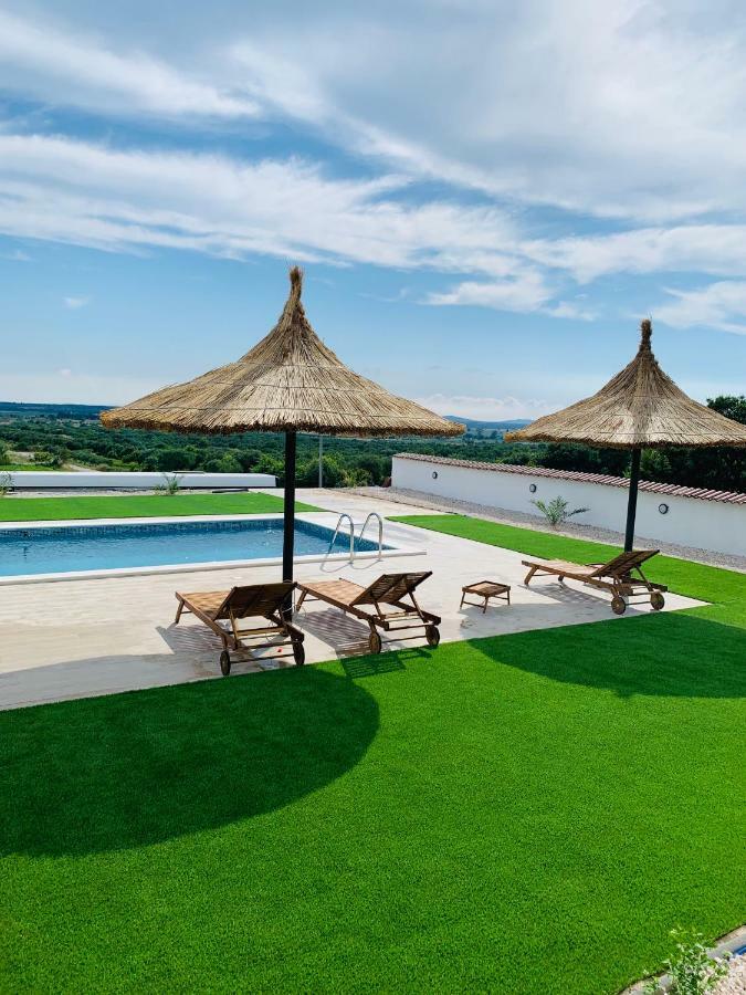 Apartmani Viktorija Vrana  Экстерьер фото