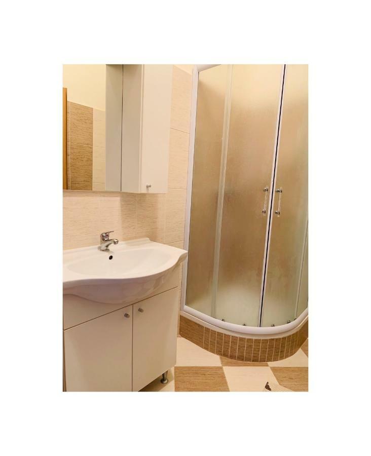 Apartmani Viktorija Vrana  Экстерьер фото